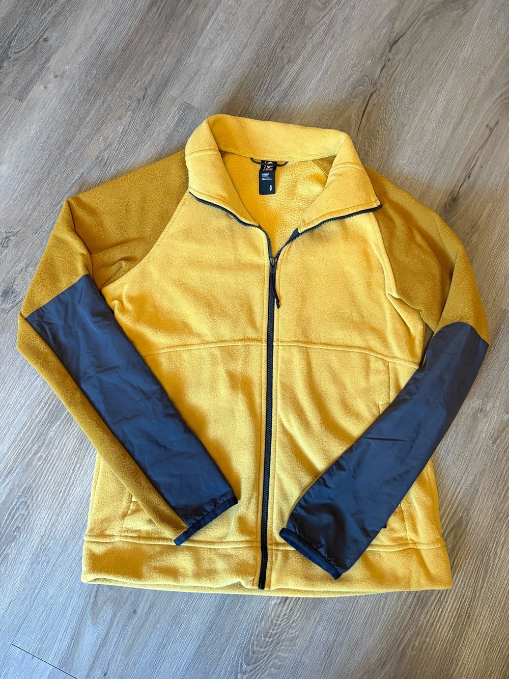 Women’s Mountain Hardwear Zip up Jacket